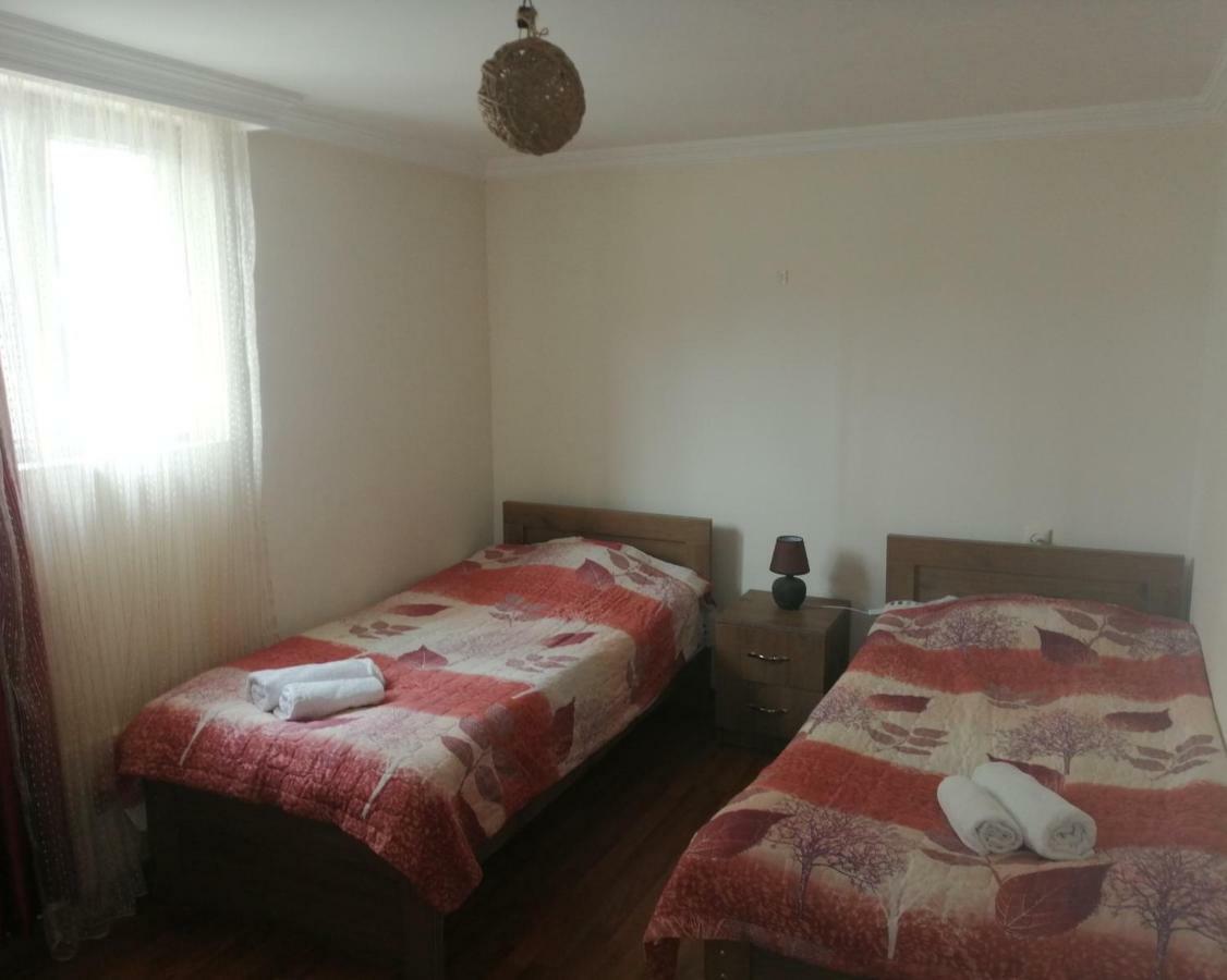 Jeiran Japaridze'S Guesthouse Местия Экстерьер фото